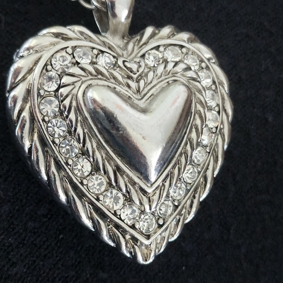 Vintage 3D Heart Filigree Pendant Necklace β Silver Tone π - Picture 3 of 8